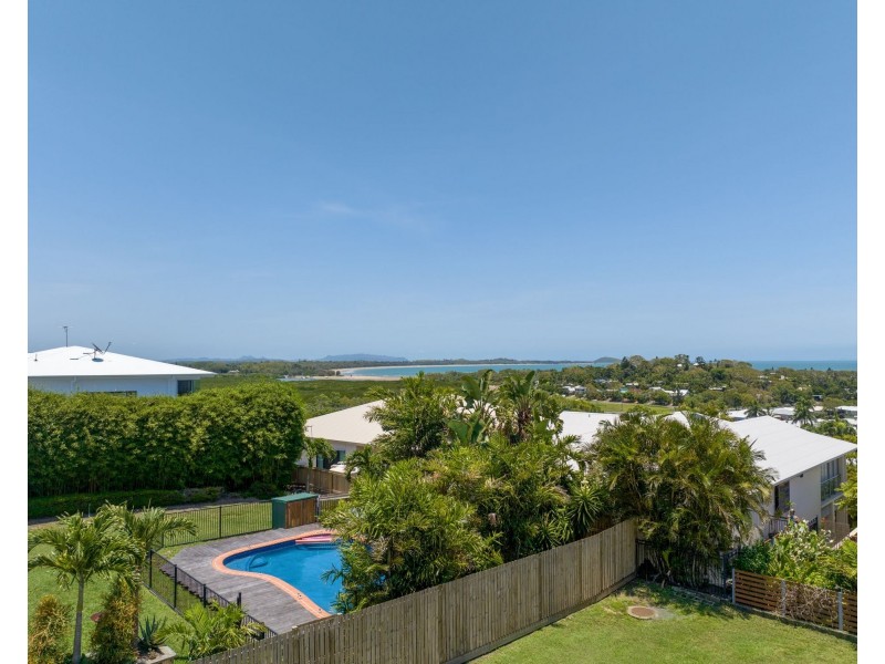 9 Coral Ridge Drive, Eimeo QLD 4740