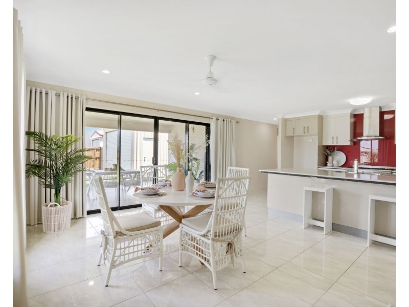 1 Surrey Court, Ooralea QLD 4740
