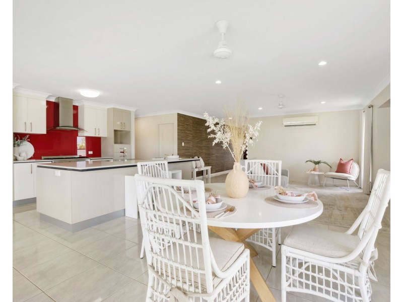 1 Surrey Court, Ooralea QLD 4740