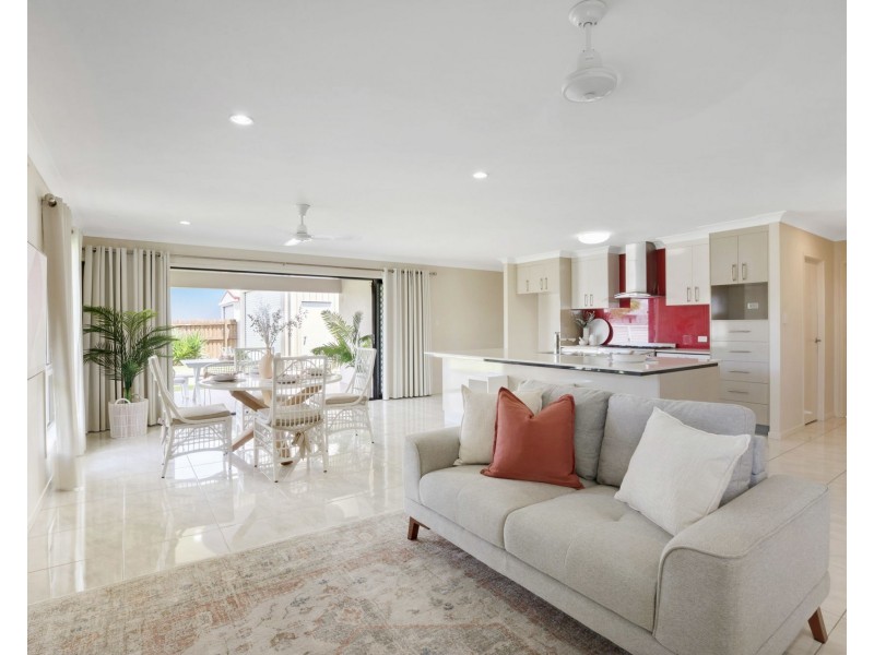 1 Surrey Court, Ooralea QLD 4740