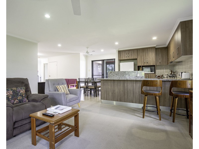 7 Highcrest Court, Bucasia QLD 4750