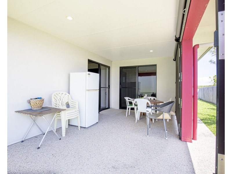 7 Highcrest Court, Bucasia QLD 4750