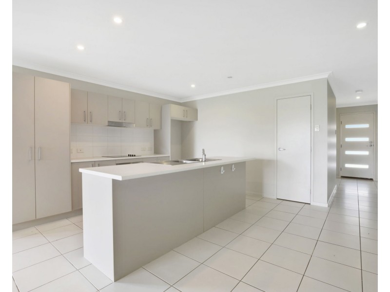 4 Michelle Place, Mirani QLD 4754