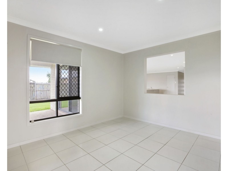 4 Michelle Place, Mirani QLD 4754