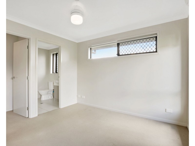 4 Michelle Place, Mirani QLD 4754