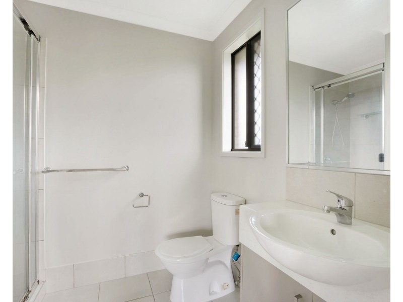 4 Michelle Place, Mirani QLD 4754