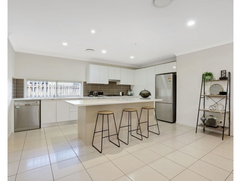 31 Dobinson Street, Bucasia QLD 4750