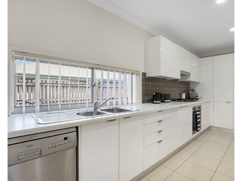 31 Dobinson Street, Bucasia QLD 4750