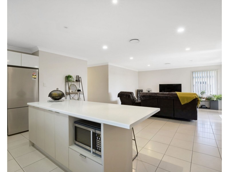 31 Dobinson Street, Bucasia QLD 4750
