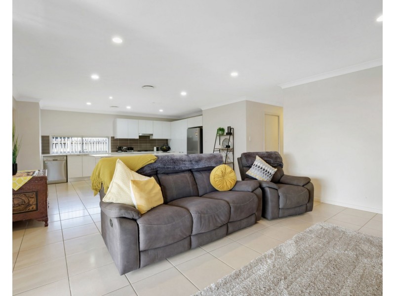 31 Dobinson Street, Bucasia QLD 4750
