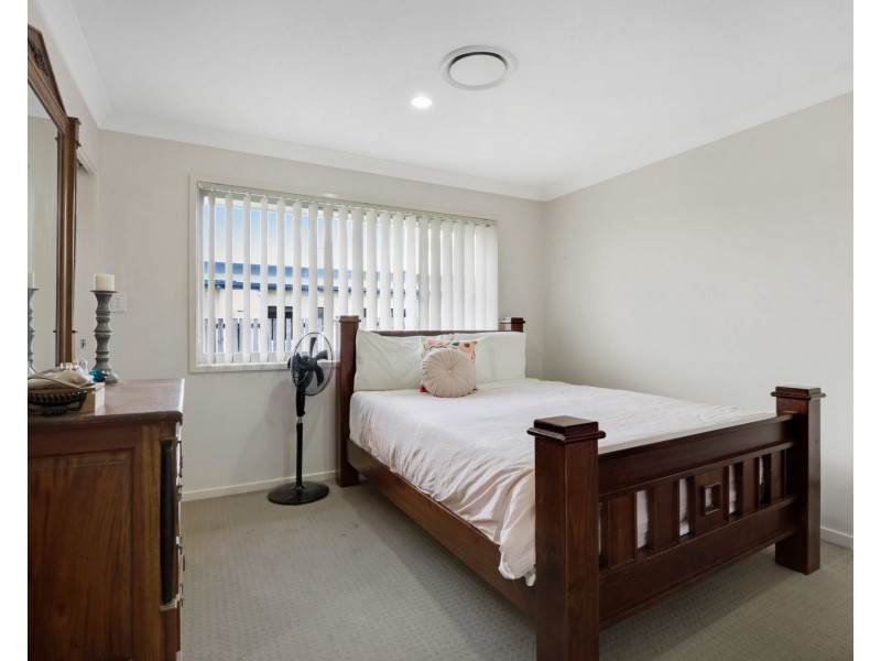 31 Dobinson Street, Bucasia QLD 4750