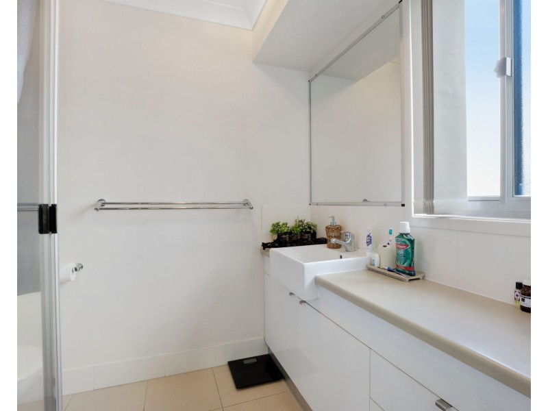 31 Dobinson Street, Bucasia QLD 4750
