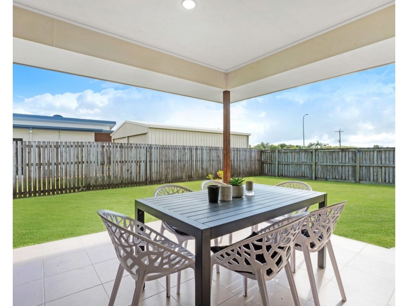 31 Dobinson Street, Bucasia QLD 4750