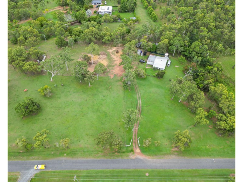 8 Lawson Street, Midge Point QLD 4799
