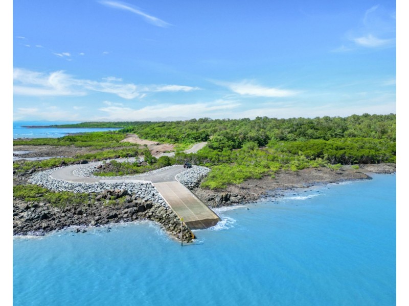 8 Lawson Street, Midge Point QLD 4799