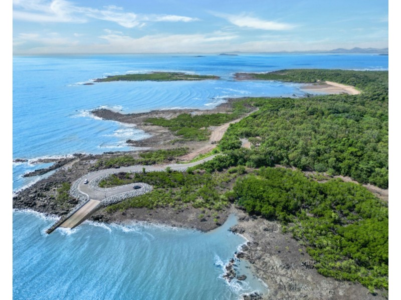 8 Lawson Street, Midge Point QLD 4799
