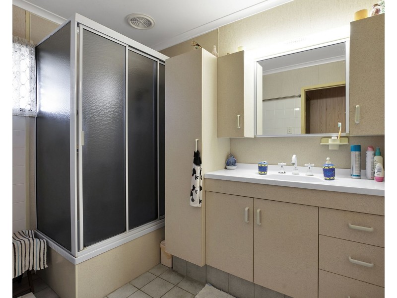 25 Warland Street, South Mackay QLD 4740
