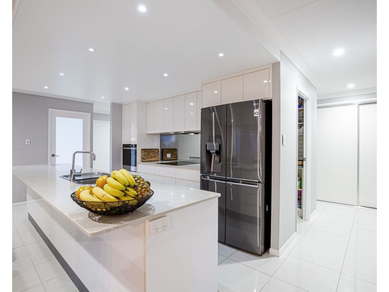 6 Froghollow Drive, Ooralea QLD 4740