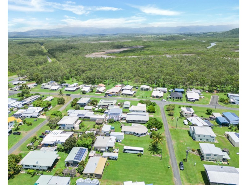 5 Dewar Street, St Helens Beach QLD 4798