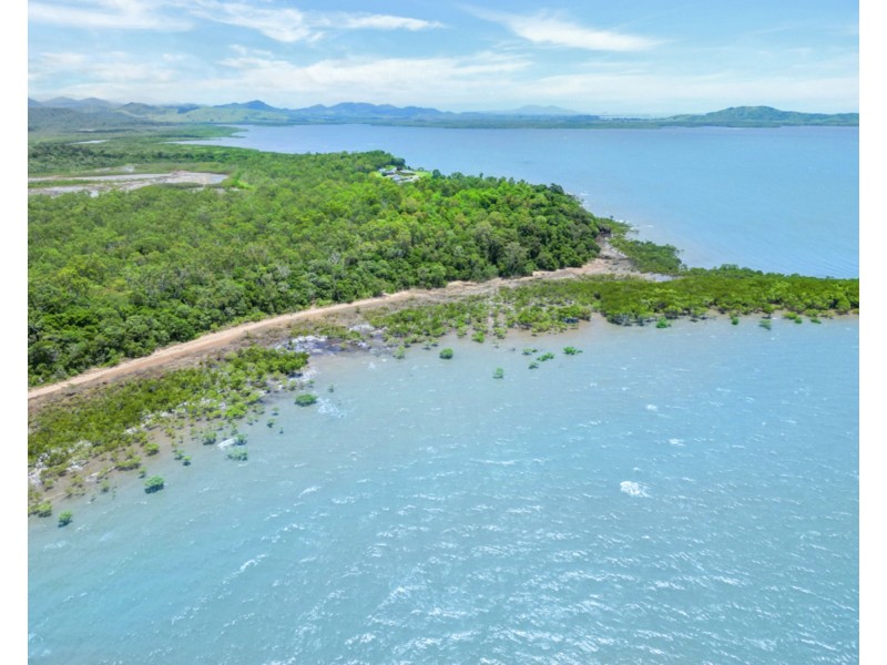 5 Dewar Street, St Helens Beach QLD 4798