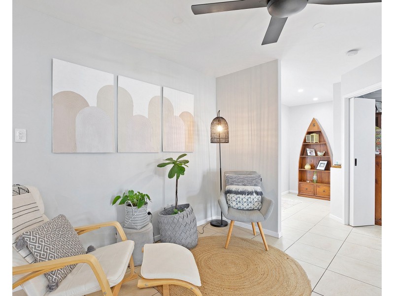 6 Seaspray Close, Shoal Point QLD 4750