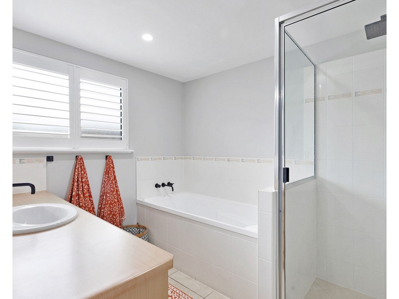 6 Seaspray Close, Shoal Point QLD 4750