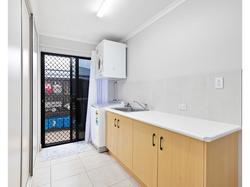 6 Seaspray Close, Shoal Point QLD 4750