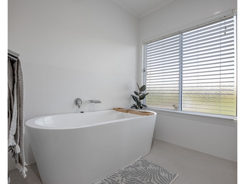 12 Tamarind Terrace, Alligator Creek QLD 4740