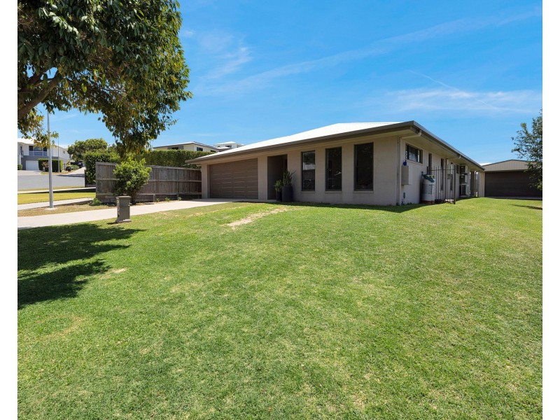 14 Mcilwraith Way, Rural View QLD 4740