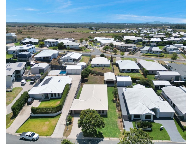 14 Mcilwraith Way, Rural View QLD 4740
