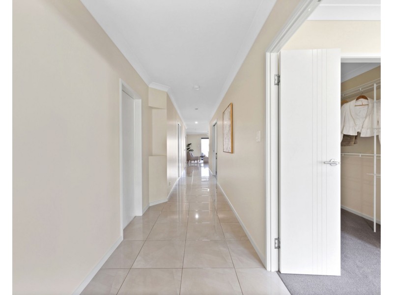 14 Mcilwraith Way, Rural View QLD 4740