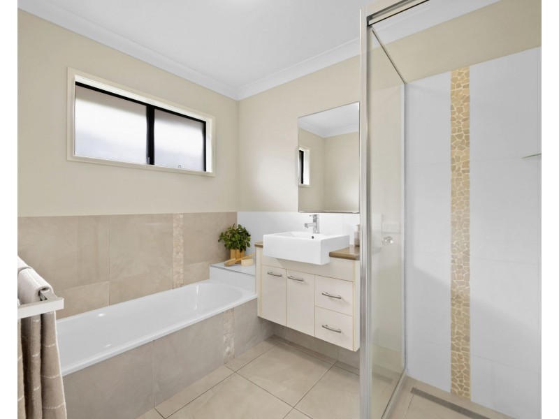 14 Mcilwraith Way, Rural View QLD 4740