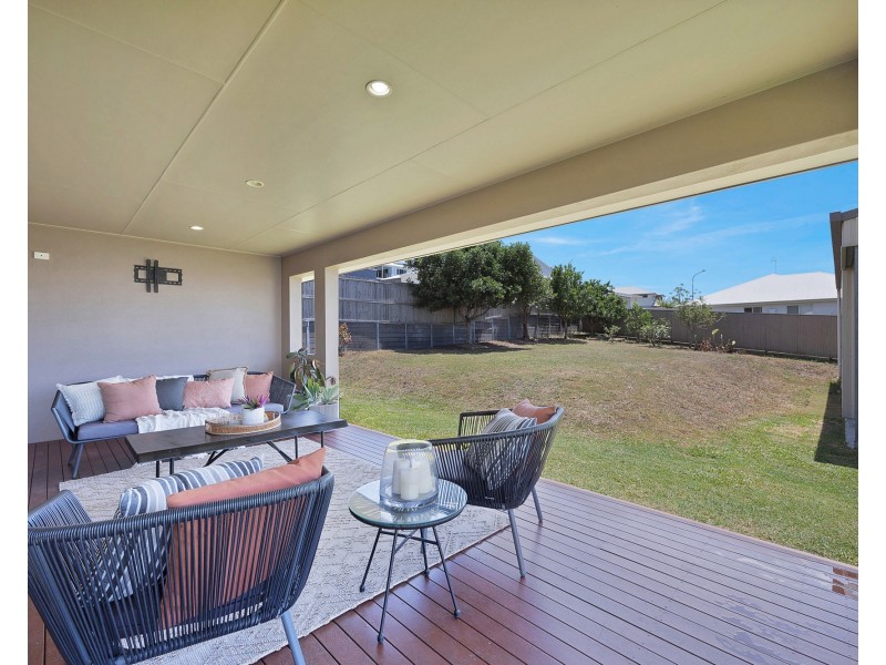 14 Mcilwraith Way, Rural View QLD 4740