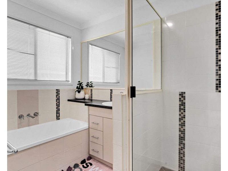 11 Bonsai Court, Glenella QLD 4740