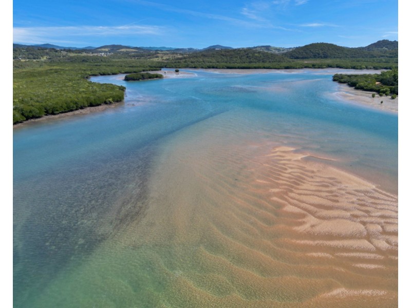 50 The Esplanade, Grasstree Beach QLD 4740