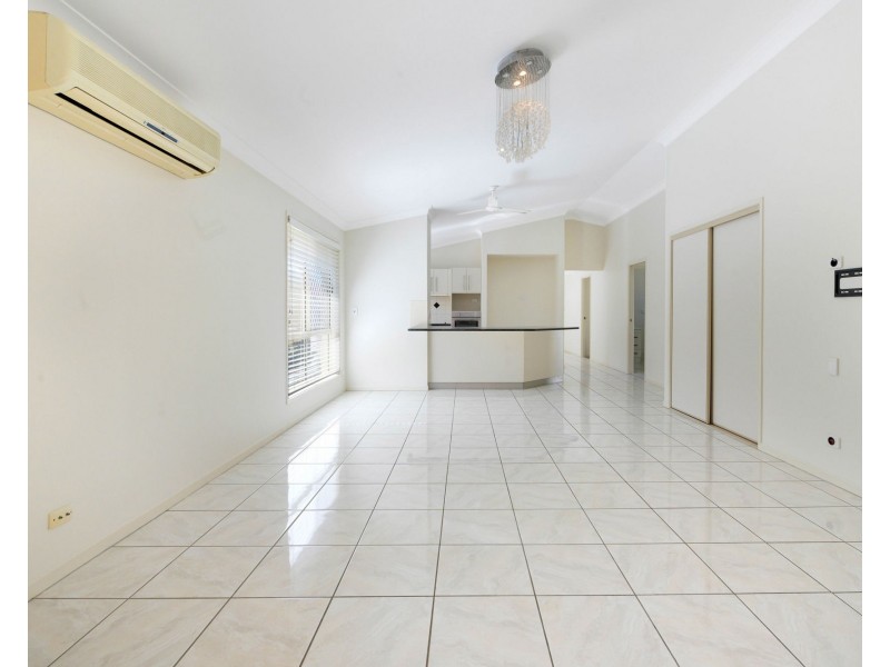 1 Angelina Avenue, Glenella QLD 4740