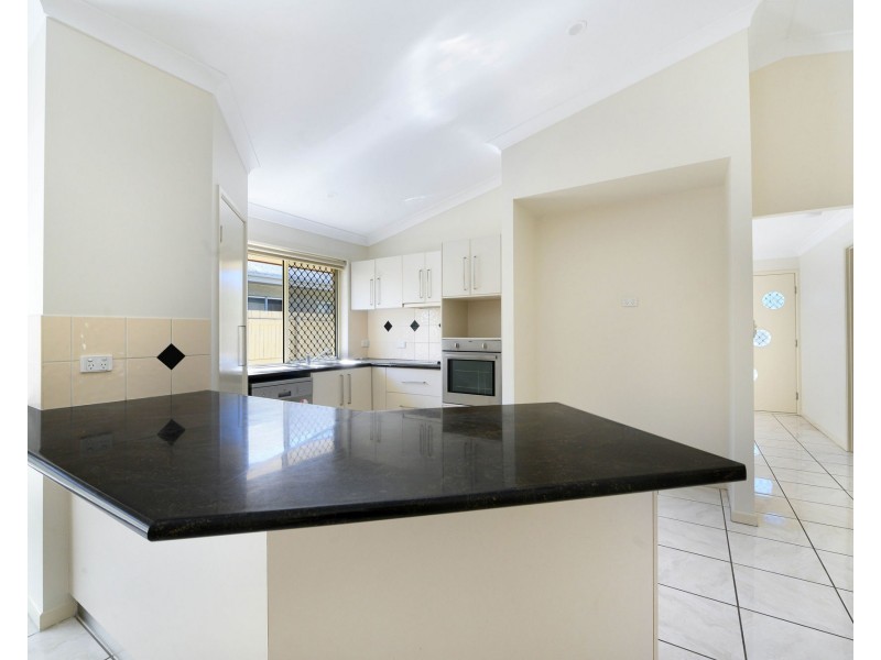 1 Angelina Avenue, Glenella QLD 4740