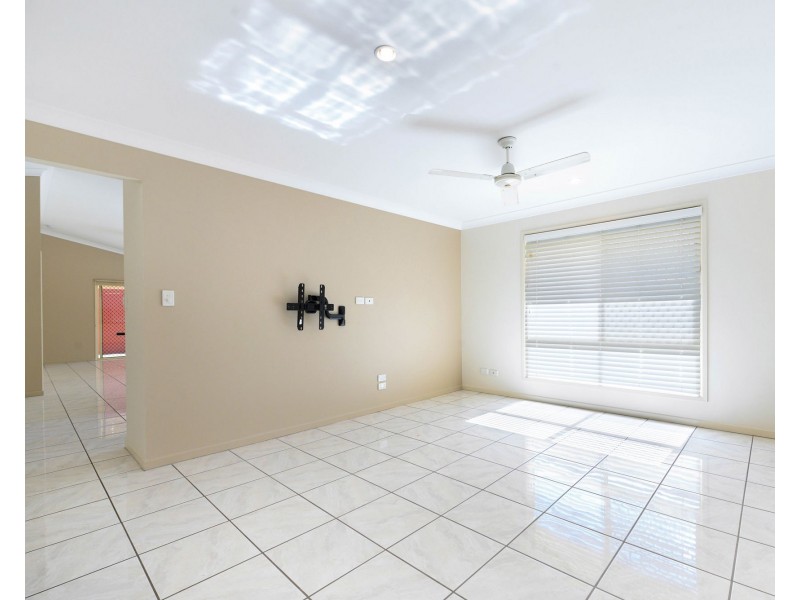 1 Angelina Avenue, Glenella QLD 4740