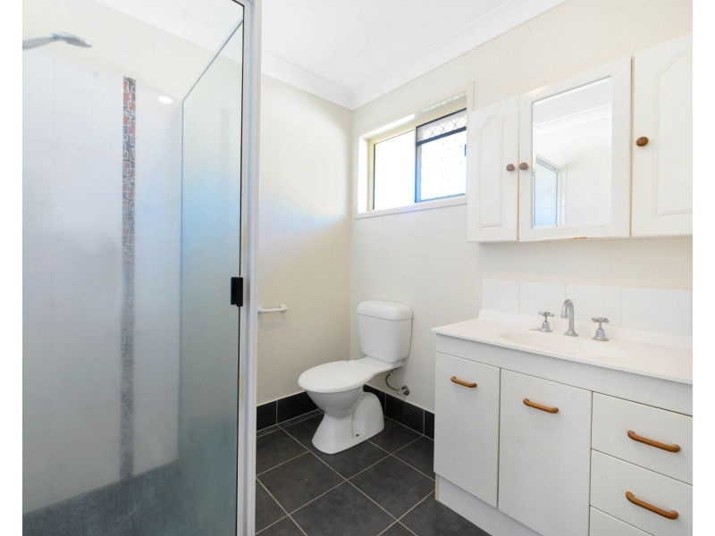 1 Angelina Avenue, Glenella QLD 4740