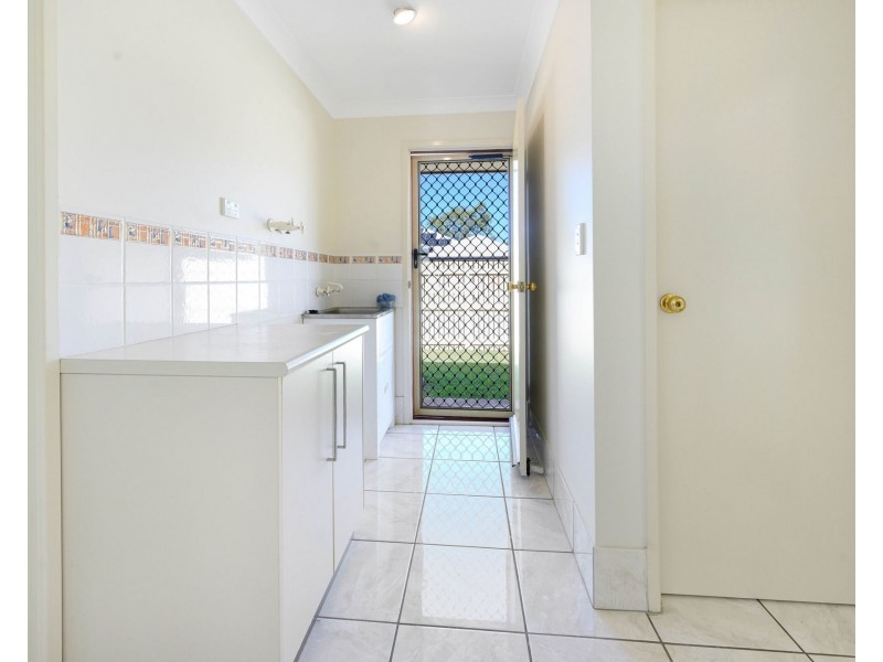 1 Angelina Avenue, Glenella QLD 4740