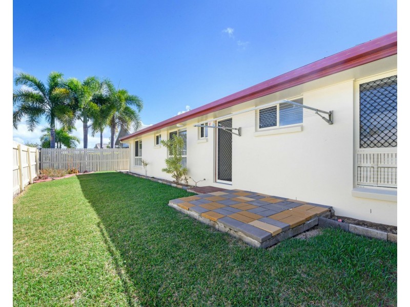 1 Angelina Avenue, Glenella QLD 4740