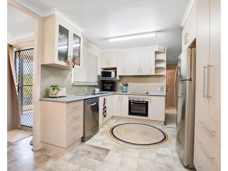 2 Nicole Court, Andergrove QLD 4740