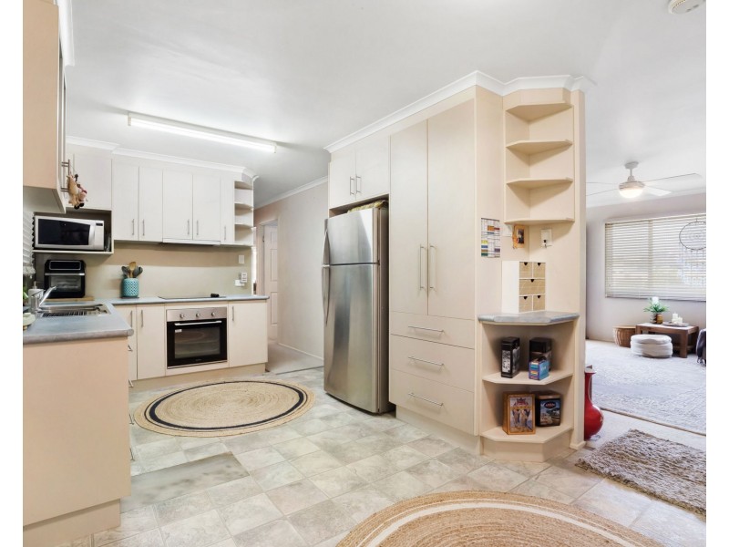 2 Nicole Court, Andergrove QLD 4740