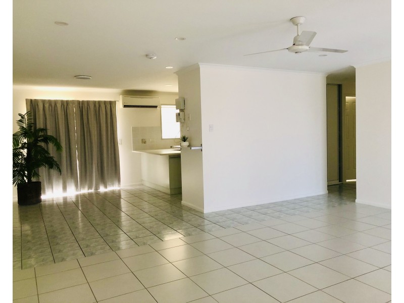 2/2 Sneyd Street, West Mackay QLD 4740