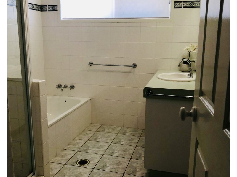 2/2 Sneyd Street, West Mackay QLD 4740