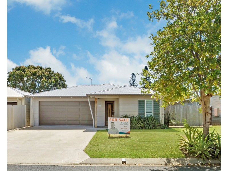 10 Jennifer Court, Bucasia QLD 4750