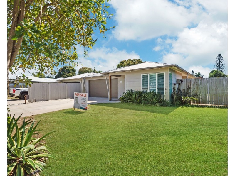 10 Jennifer Court, Bucasia QLD 4750