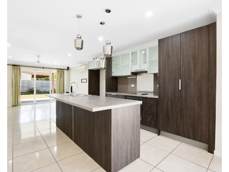 10 Jennifer Court, Bucasia QLD 4750