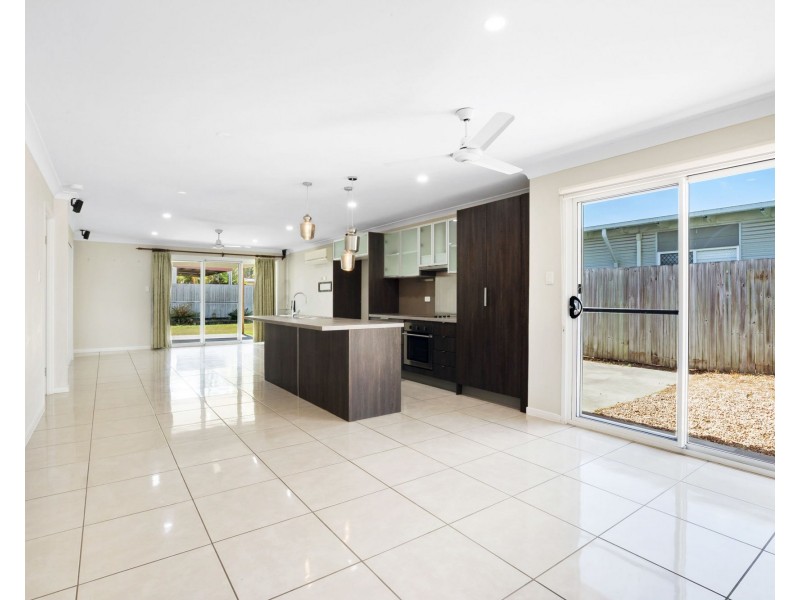 10 Jennifer Court, Bucasia QLD 4750