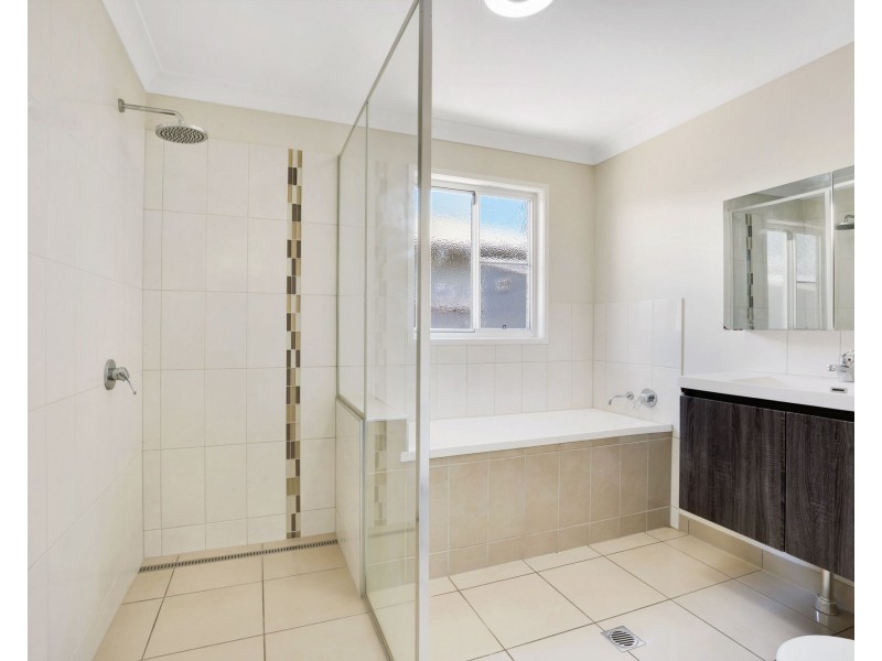 10 Jennifer Court, Bucasia QLD 4750
